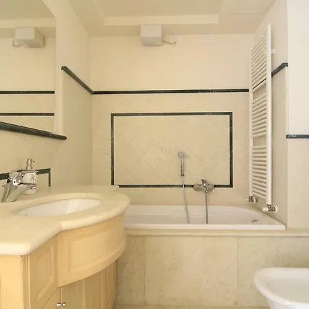 Al Poggio 4 * Gardone Riviera